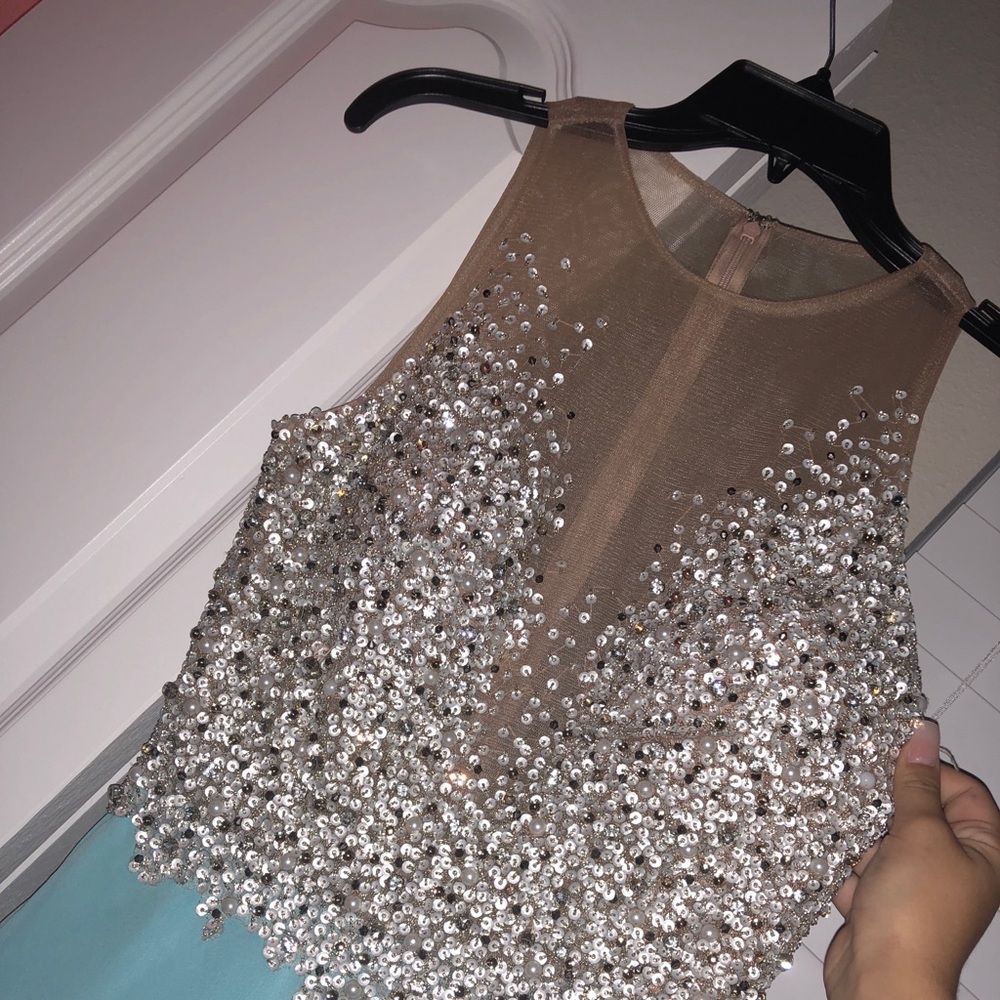 Beautiful Sparkly Formal/Prom Dress - Picture 1 of 7